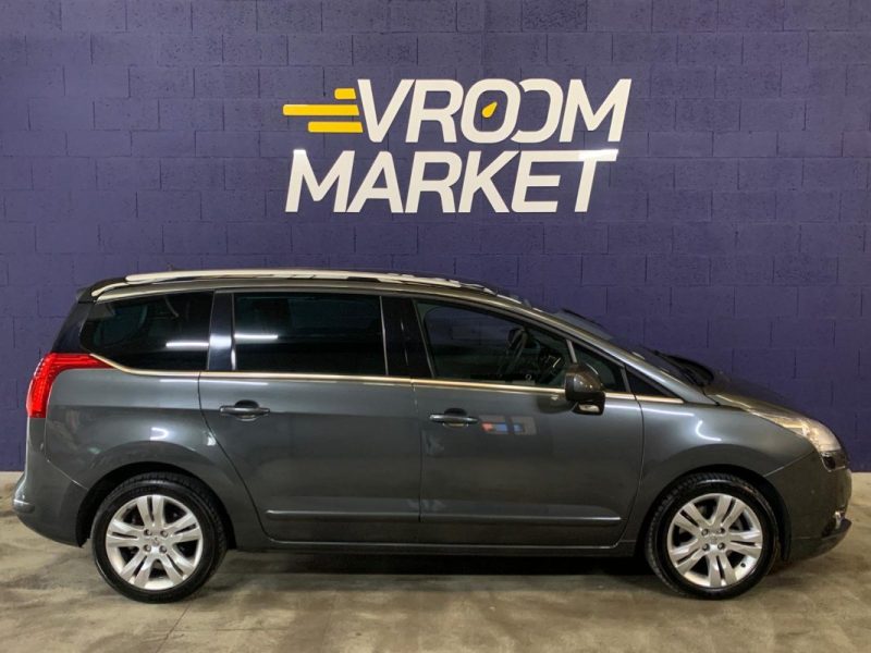 PEUGEOT 5008 2.0 HDI 150 7PLACES PREMIUM PACK ALLURE BVM6 - TOIT PANORAMIQUE - 132 000 KM - DISTRIB 