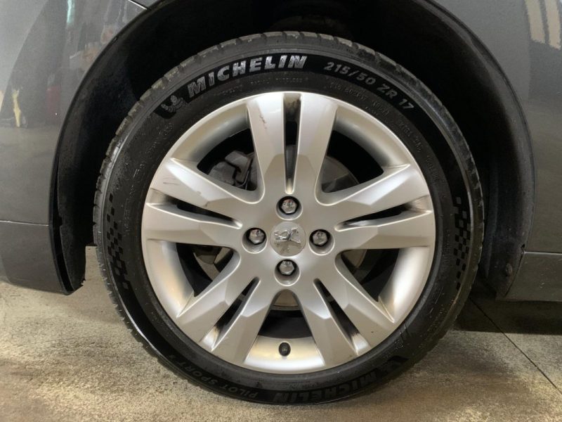 PEUGEOT 5008 2.0 HDI 150 7PLACES PREMIUM PACK ALLURE BVM6 - TOIT PANORAMIQUE - 132 000 KM - DISTRIB 