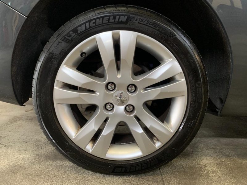 PEUGEOT 5008 2.0 HDI 150 7PLACES PREMIUM PACK ALLURE BVM6 - TOIT PANORAMIQUE - 132 000 KM - DISTRIB 