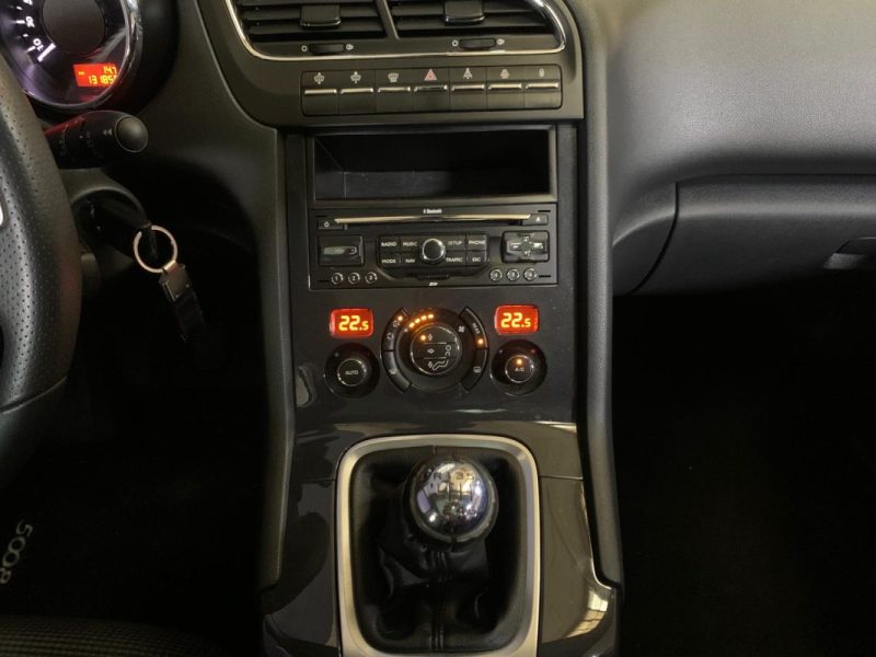 PEUGEOT 5008 2.0 HDI 150 7PLACES PREMIUM PACK ALLURE BVM6 - TOIT PANORAMIQUE - 132 000 KM - DISTRIB 