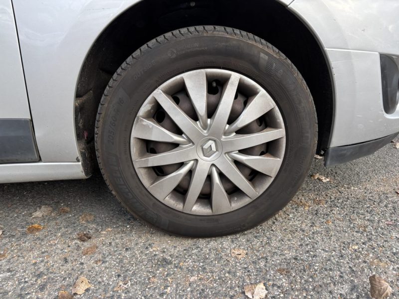 Renault Grand Scenic III 1.5 DCI 110ch BVA 7 Places - Distribution Ok