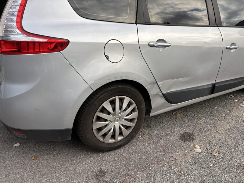 Renault Grand Scenic III 1.5 DCI 110ch BVA 7 Places - Distribution Ok