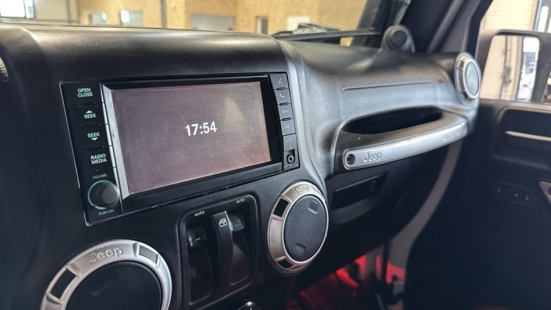 Jeep Wrangler 3.6 V6 Pentastar 284ch 10e anniversaire BVA - Treuil - Snorkel - Pedalbox