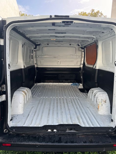 RENAULT TRAFIC L1H1 1200 2.0 DCI 120CH CONFORT E6 TVA RECUPERABLE GARANTIE 12 MOIS 2020