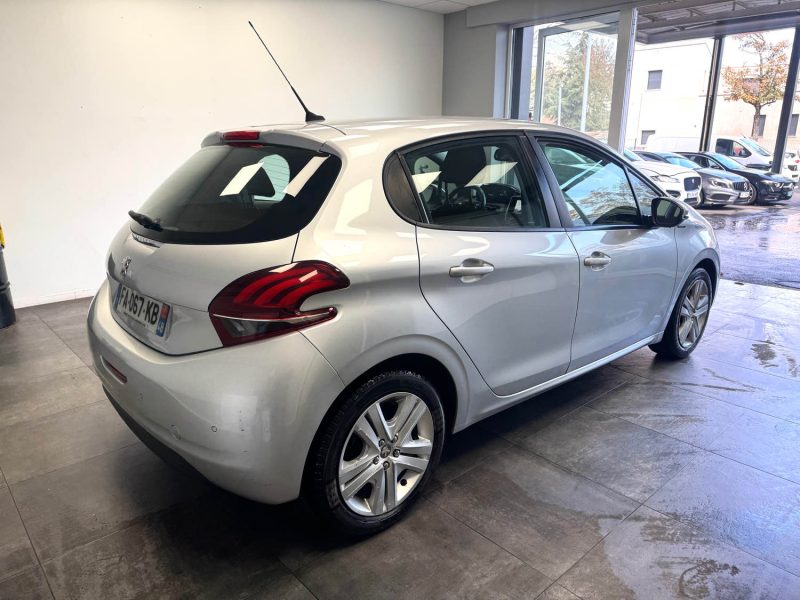 PEUGEOT 208 1.2 VTI 82CH SIGNATURE BVM5 2018