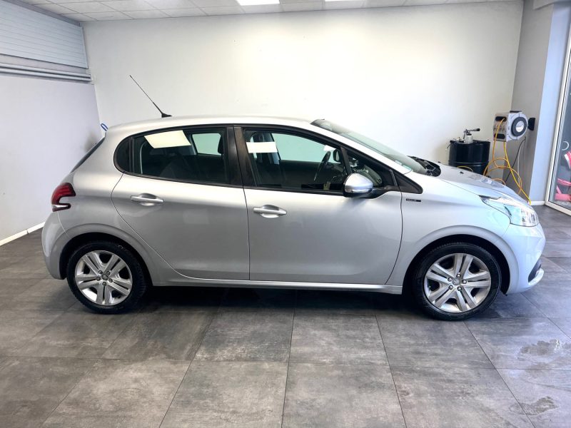 PEUGEOT 208 1.2 VTI 82CH SIGNATURE BVM5 2018