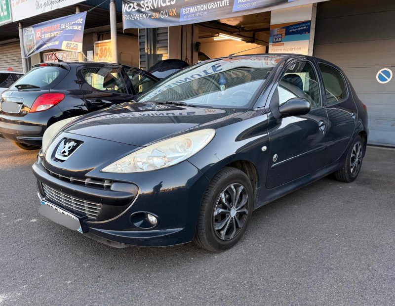 PEUGEOT 206+ 1.4 HDI 70 CH - IDEAL JEUNE PERMIS - DISTRI OK - GARANTIE 12 MOIS