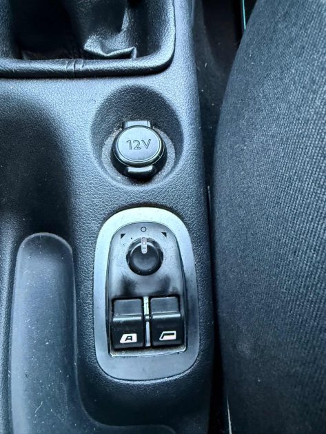 PEUGEOT 206+ 1.4 HDI 70 CH - IDEAL JEUNE PERMIS - DISTRI OK - GARANTIE 12 MOIS