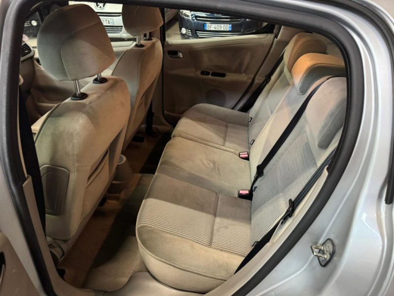 PEUGEOT 207 1.4E 90CV 16V EXECUTIVE