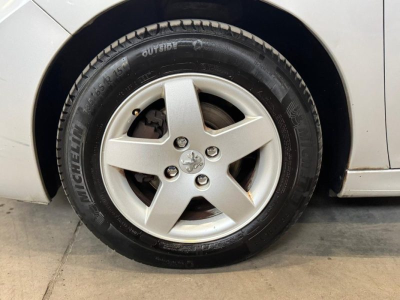 PEUGEOT 207 1.4E 90CV 16V EXECUTIVE