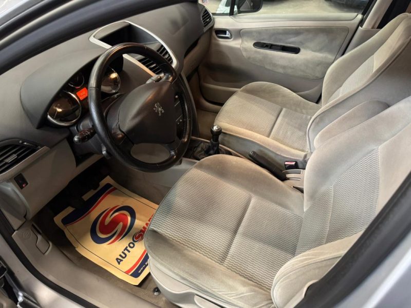 PEUGEOT 207 1.4E 90CV 16V EXECUTIVE