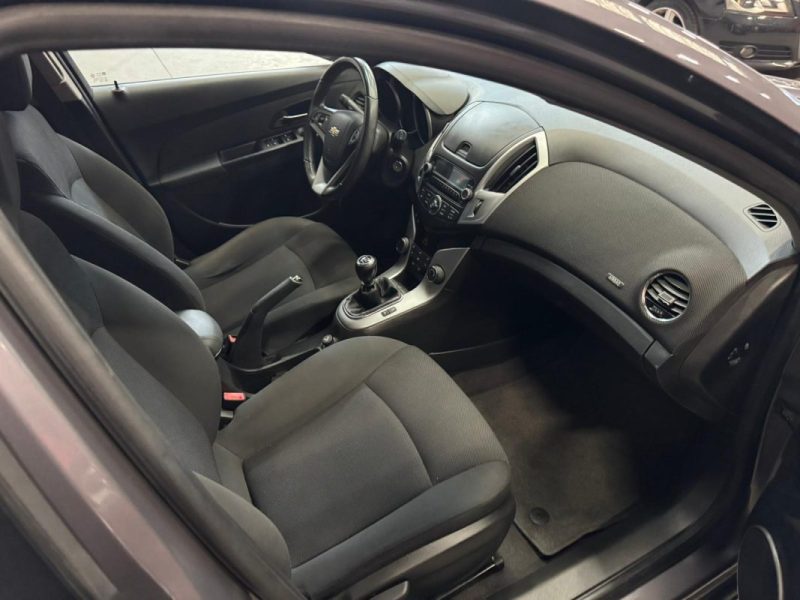 CHEVROLET CRUZE SW 1.7 VCDI 131 LS+