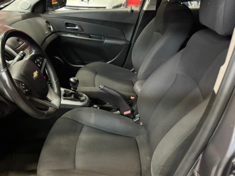 CHEVROLET CRUZE SW 1.7 VCDI 131 LS+