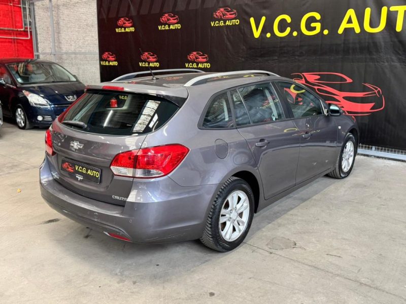 CHEVROLET CRUZE SW 1.7 VCDI 131 LS+