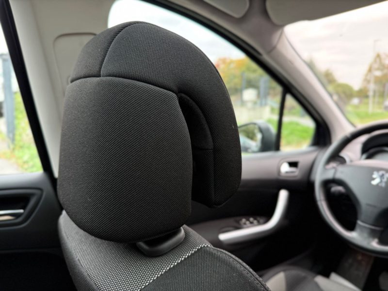 PEUGEOT 308 1.6 VTi 120 ch Premium Pack - Toit pano - Régulateur - Révisée &  Garantie 6  Mois.