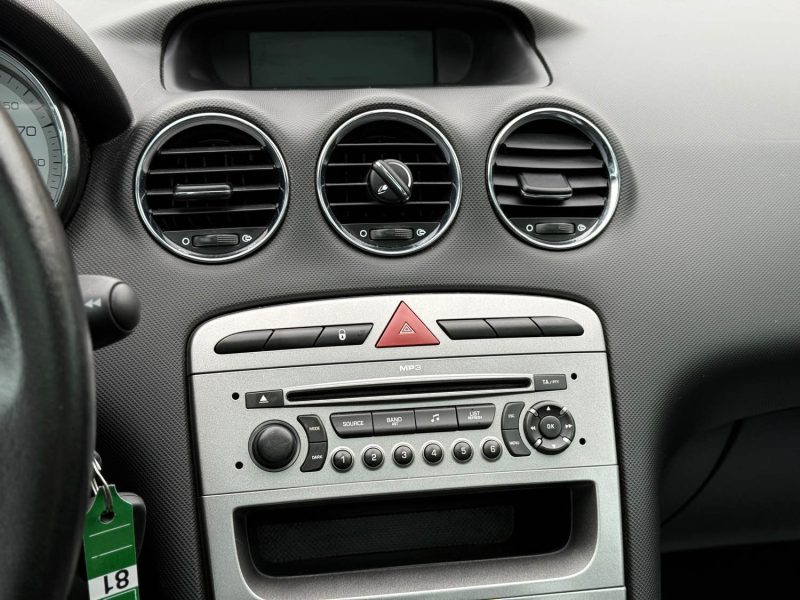 PEUGEOT 308 1.6 VTi 120 ch Premium Pack - Toit pano - Régulateur - Révisée &  Garantie 6  Mois.