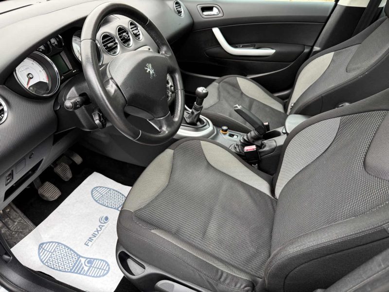 PEUGEOT 308 1.6 VTi 120 ch Premium Pack - Toit pano - Régulateur - Révisée &  Garantie 6  Mois.