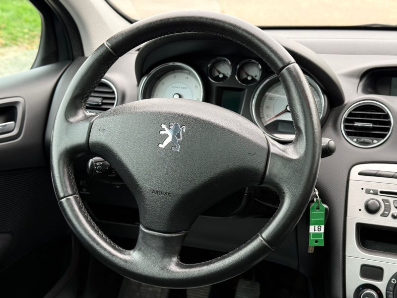 PEUGEOT 308 1.6 VTi 120 ch Premium Pack - Toit pano - Régulateur - Révisée &  Garantie 6  Mois.