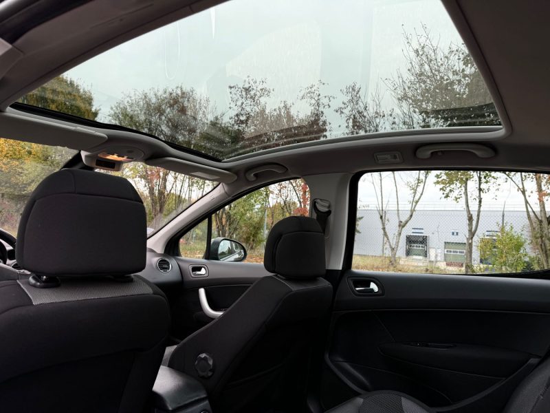 PEUGEOT 308 1.6 VTi 120 ch Premium Pack - Toit pano - Régulateur - Révisée &  Garantie 6  Mois.