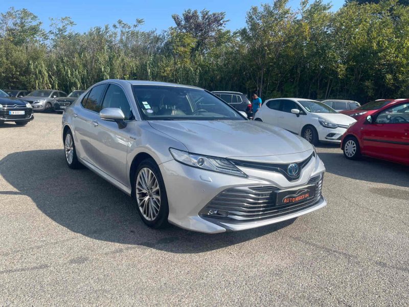 TOYOTA CAMRY HYBRIDE 218CH DYNAMIC BUSINESS 2020
