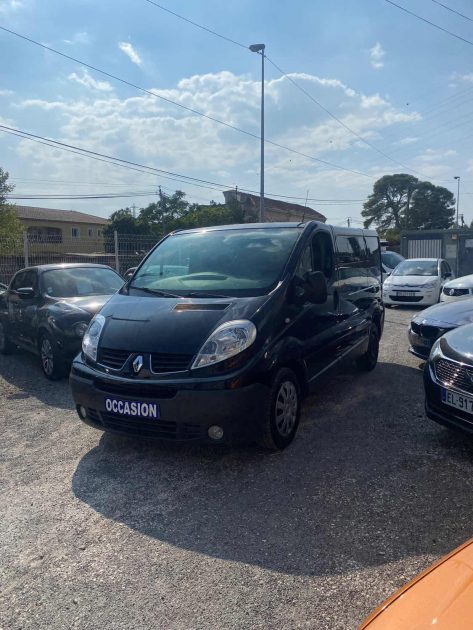 VENTE A PROFESSIONEL  2 RENAULT TRAFIC GRAND CONFORT