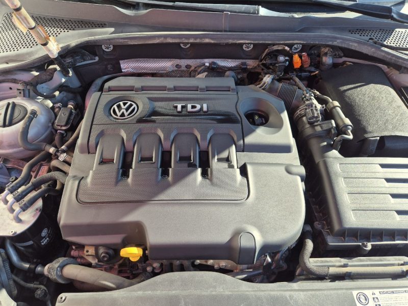 VOLKSWAGEN GOLF 1.6 TDI 105 BLUEMOTION TECHNOLOGY FAP CONFORTLINE  2014