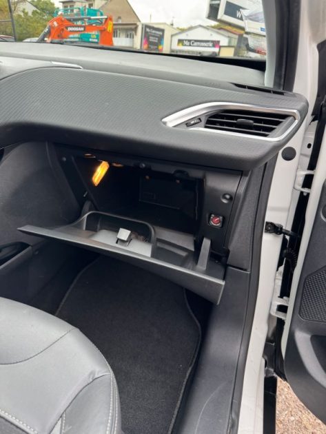 PEUGEOT 2008 1.6 E-HDI92 FAP ALLURE 2014