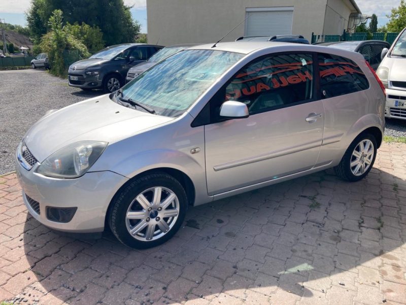 FORD FIESTA 1L4 TDCI 68CV BOITE AUTOMATIQUE DURASHIFT *GHIA*CUIR -GARANTIE REVISE 