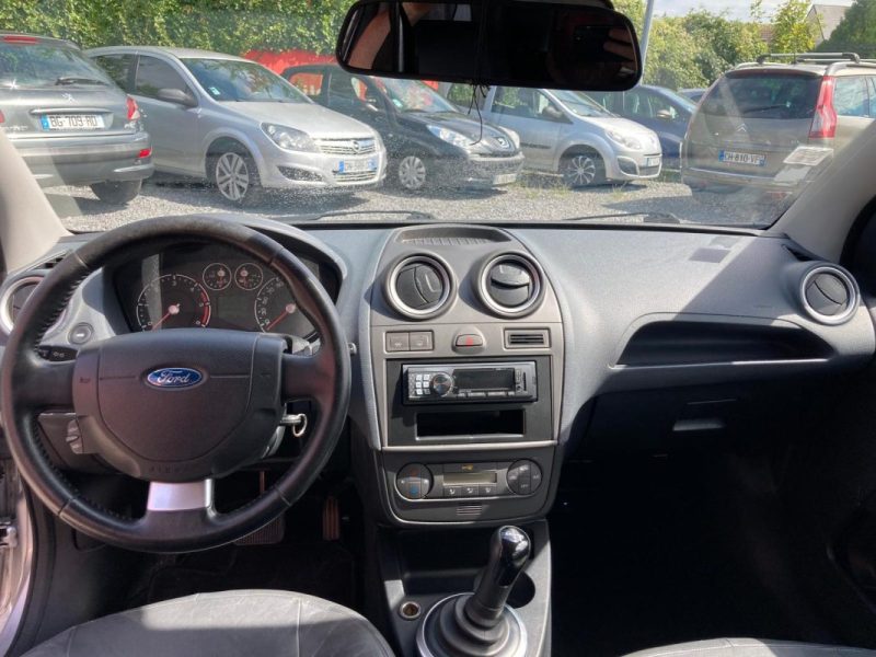 FORD FIESTA 1L4 TDCI 68CV BOITE AUTOMATIQUE DURASHIFT *GHIA*CUIR -GARANTIE REVISE 