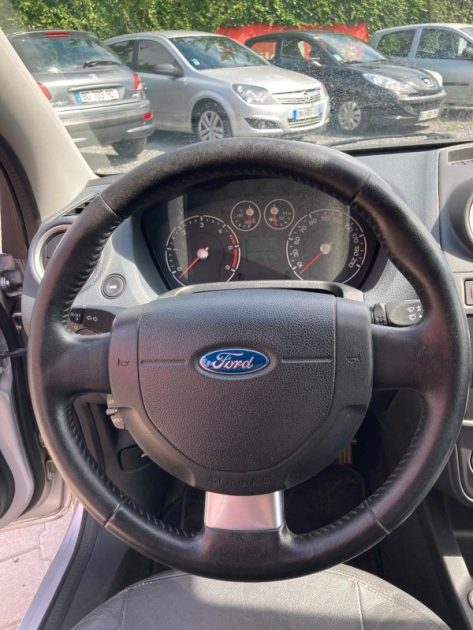 FORD FIESTA 1L4 TDCI 68CV BOITE AUTOMATIQUE DURASHIFT *GHIA*CUIR -GARANTIE REVISE 