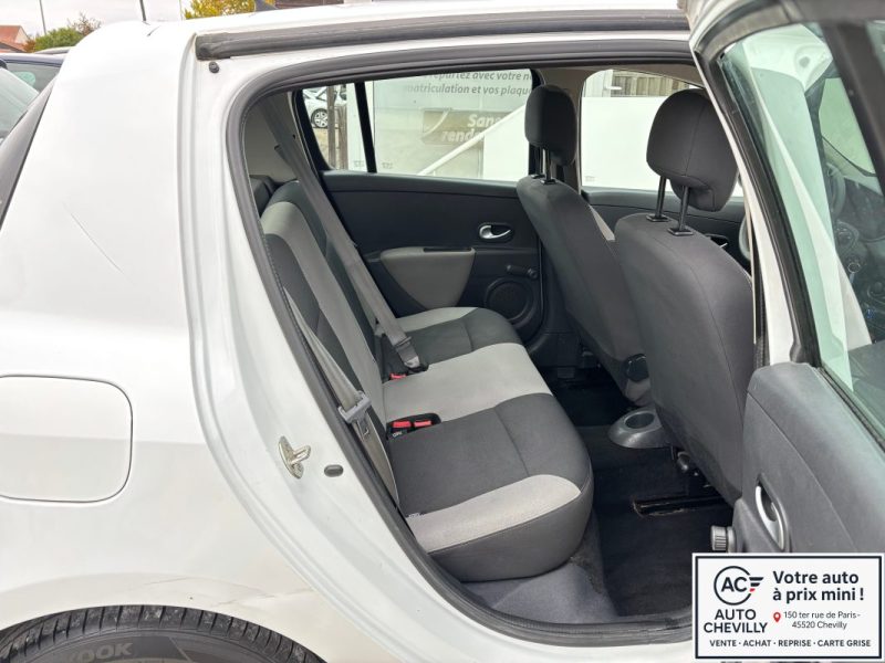 RENAULT CLIO 1.2 16V 75 PACK CLIM 2011