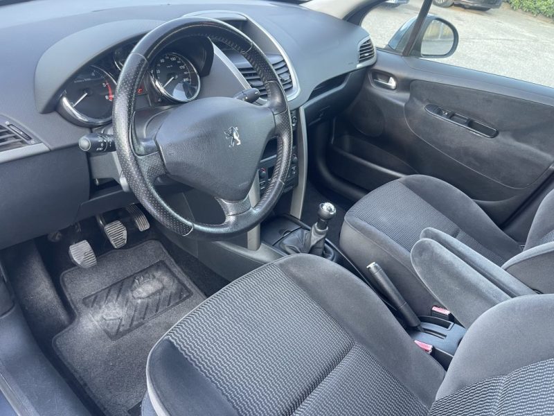 PEUGEOT 207 EXECUTIVE PACK PREMIERE MAIN CT OK TOIT PANO GARANTIE