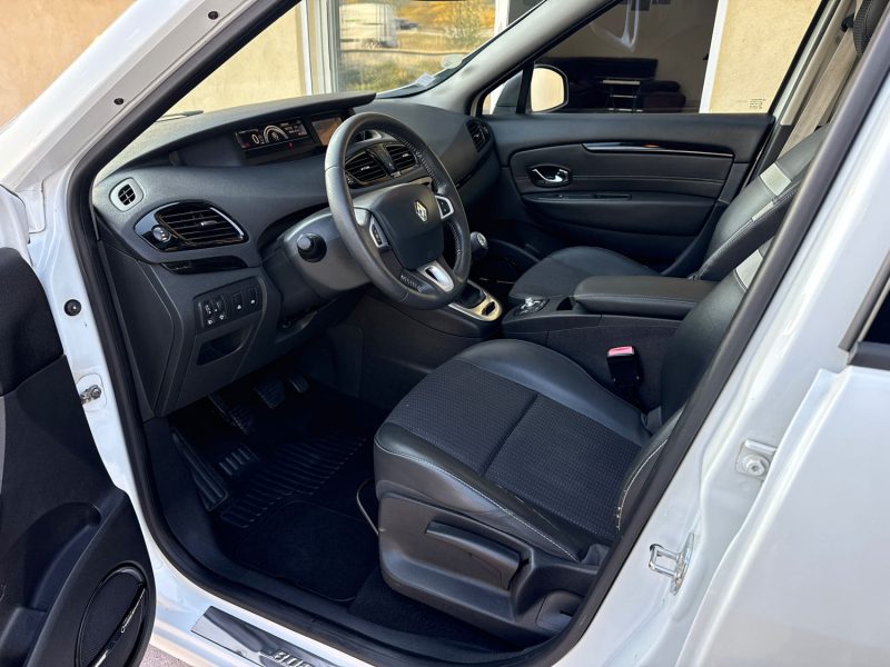 RENAULT SCENIC III 1.5 dCi 110 ch Energy BOSE eco2