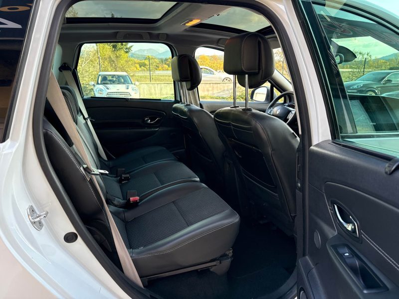 RENAULT SCENIC III 1.5 dCi 110 ch Energy BOSE eco2