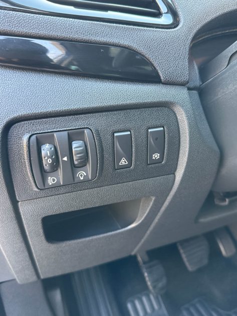 RENAULT SCENIC III 1.5 dCi 110 ch Energy BOSE eco2