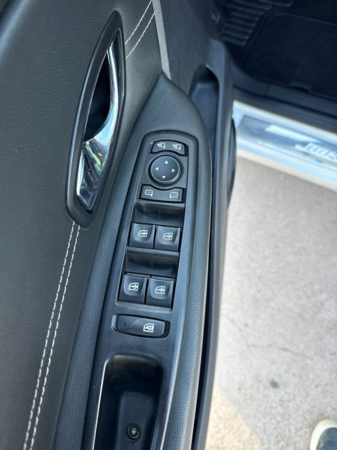 RENAULT SCENIC III 1.5 dCi 110 ch Energy BOSE eco2