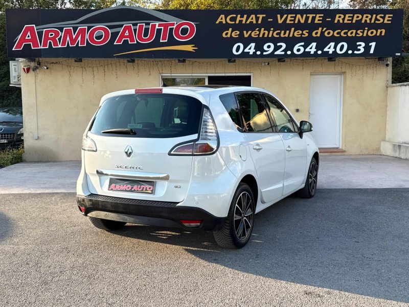 RENAULT SCENIC III 1.5 dCi 110 ch Energy BOSE eco2