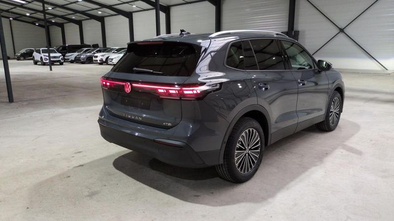 Volkswagen Tiguan nouveau 1.5 etsi 150ch dsg7 life plus + Pack Hiver + toit pano
