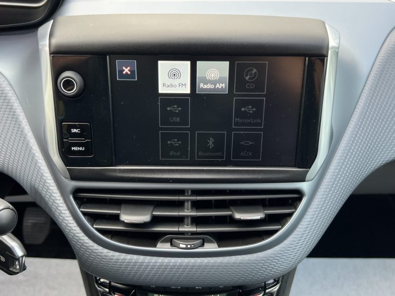 PEUGEOT 208 PHASE 2 ALLURE 1.2 82 Cv APPLE CARPLAY 19 300 Km CRIT AIR 1 - Garantie 1an