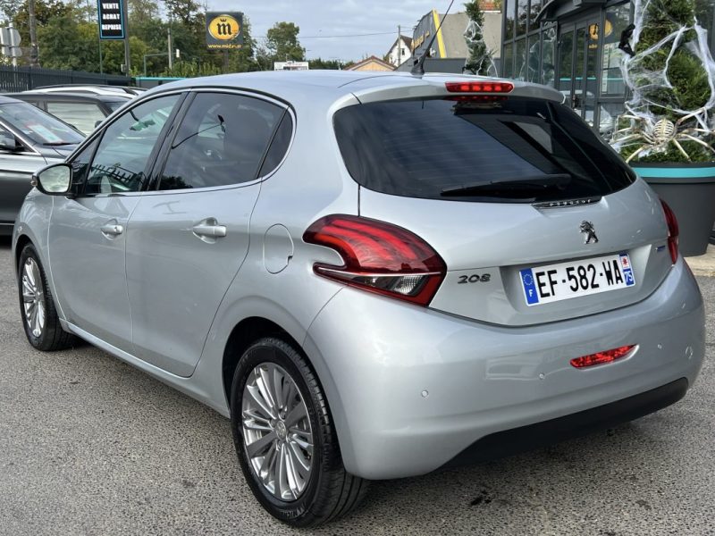 PEUGEOT 208 PHASE 2 ALLURE 1.2 82 Cv APPLE CARPLAY 19 300 Km CRIT AIR 1 - Garantie 1an