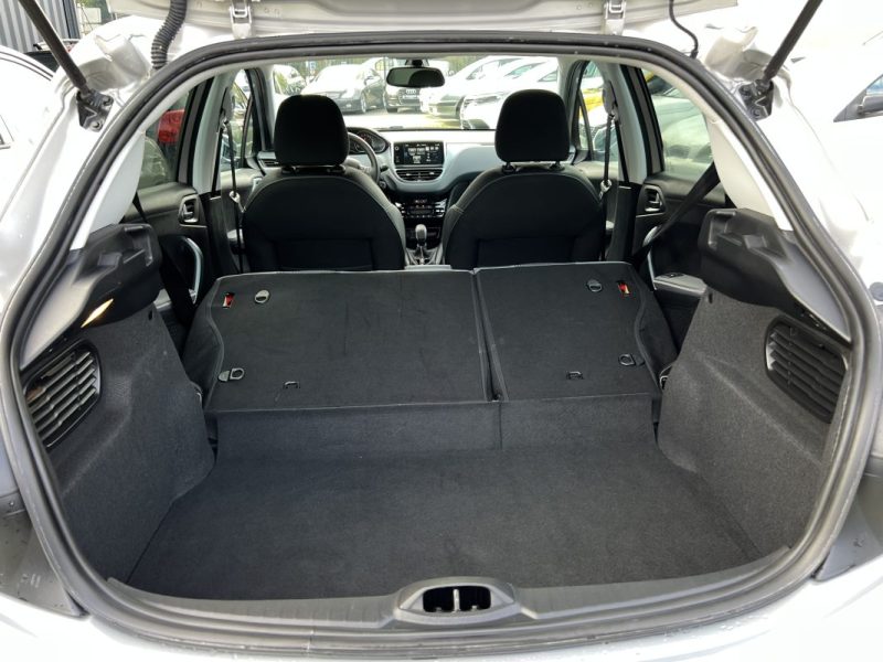 PEUGEOT 208 PHASE 2 ALLURE 1.2 82 Cv APPLE CARPLAY 19 300 Km CRIT AIR 1 - Garantie 1an