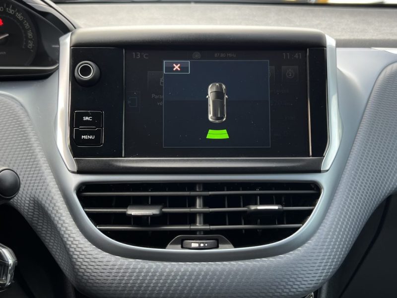 PEUGEOT 208 PHASE 2 ALLURE 1.2 82 Cv APPLE CARPLAY 19 300 Km CRIT AIR 1 - Garantie 1an