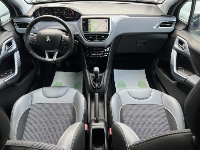 PEUGEOT 208 PHASE 2 ALLURE 1.2 82 Cv APPLE CARPLAY 19 300 Km CRIT AIR 1 - Garantie 1an