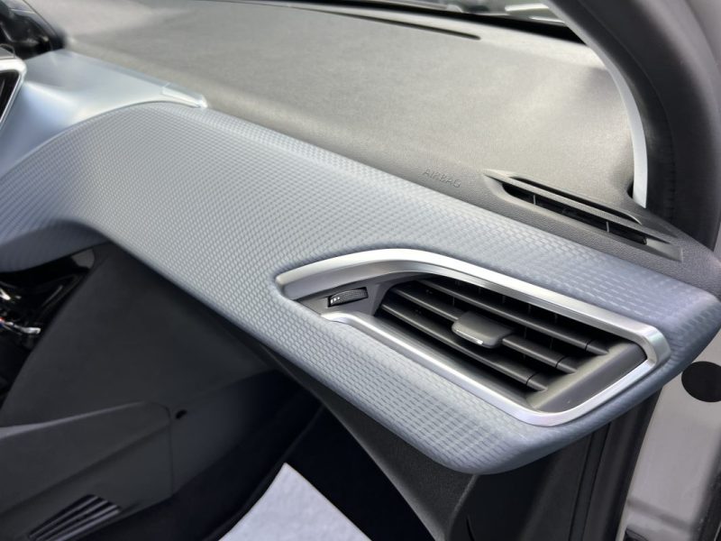 PEUGEOT 208 PHASE 2 ALLURE 1.2 82 Cv APPLE CARPLAY 19 300 Km CRIT AIR 1 - Garantie 1an