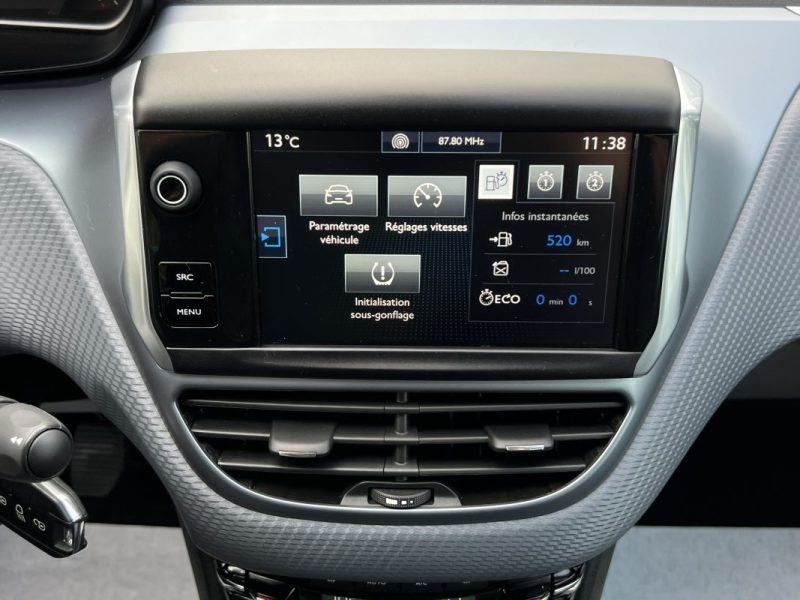 PEUGEOT 208 PHASE 2 ALLURE 1.2 82 Cv APPLE CARPLAY 19 300 Km CRIT AIR 1 - Garantie 1an