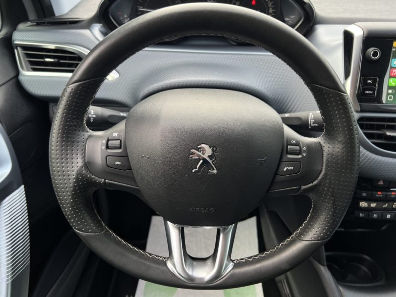 PEUGEOT 208 PHASE 2 ALLURE 1.2 82 Cv APPLE CARPLAY 19 300 Km CRIT AIR 1 - Garantie 1an