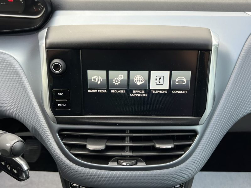 PEUGEOT 208 PHASE 2 ALLURE 1.2 82 Cv APPLE CARPLAY 19 300 Km CRIT AIR 1 - Garantie 1an