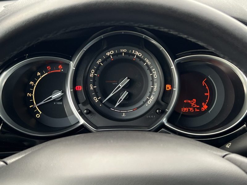 CITROEN DS3 SO CHIC 1.6 HDI 92 Cv CRIT AIR 2 - Garantie 1an