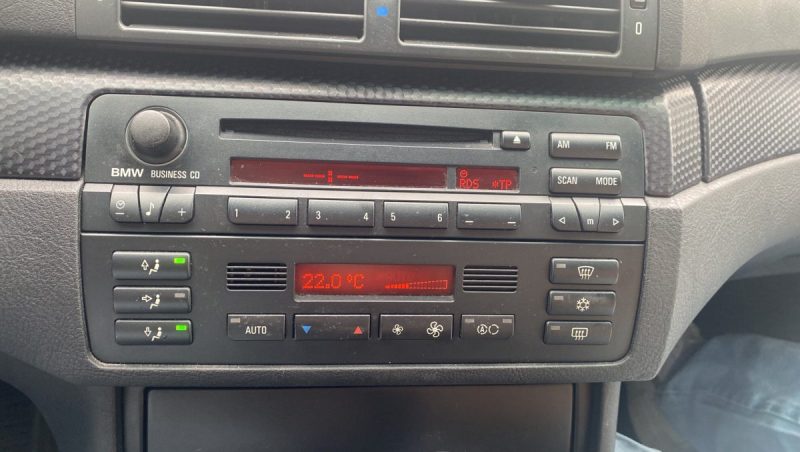 B.M.W. SERIE 3 e46 330i PACK M 3.0 L 231 ch