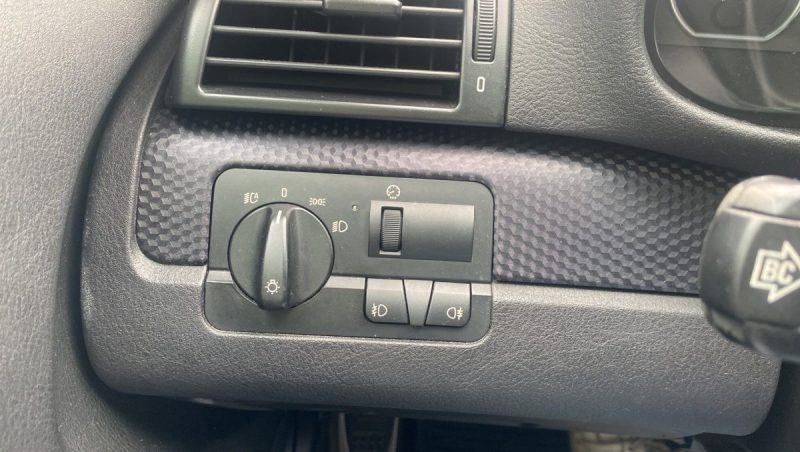 B.M.W. SERIE 3 e46 330i PACK M 3.0 L 231 ch